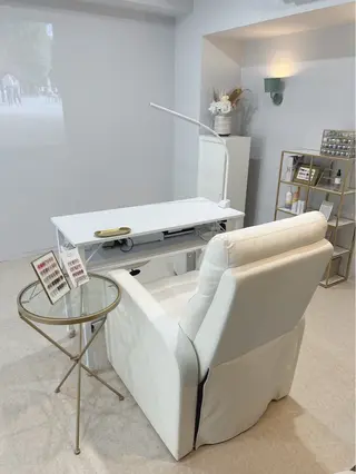 ネイル パラジェルサロン 大人女性が通うサロンのネイルデザイン