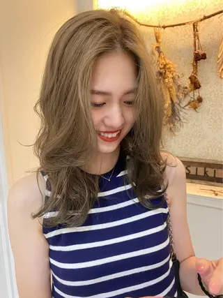 セミロング siki所属・SIKI yuuna レイヤーカット🪽のヘアスタイル