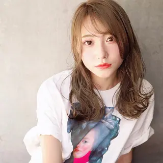 セミロング カラー パーマ ヘアアレンジ ⭐️𝑭𝑰𝑳𝑴𝑶𝑹𝑴𝑨𝑳𝑬⭐️【フィルモルメール】所属・トレンドヘア🩶 艶髪🩶yoshiのヘアスタイル