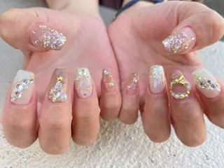 ミディアム ネイル ✴︎ Delightのネイルデザイン