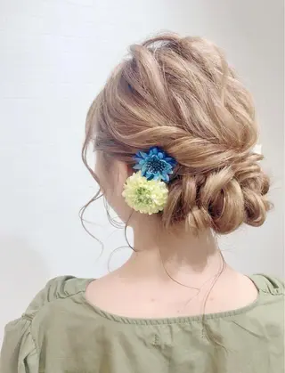 ミディアム ヘアアレンジ GRANLUSSO 〜グランルッソ駅前店所属・木口 嘉美のヘアスタイル