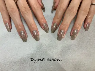 ロング Dyna moon.のネイルデザイン