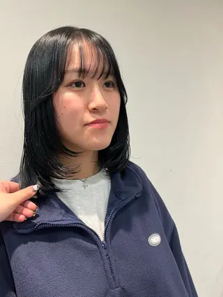 ミディアム カラー anon Loemのヘアスタイル