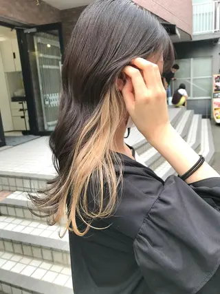 ロング カラー 横山 奈央のヘアスタイル