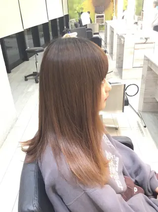 ミディアム レイヤー／パーマ 西山賢志のヘアスタイル