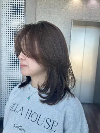 セミロング レイヤーカット/ 透明感カラー/カナのヘアスタイル