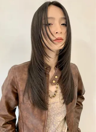 ロング デザインカラー⭐︎★ 🐆hyo🐆のヘアスタイル