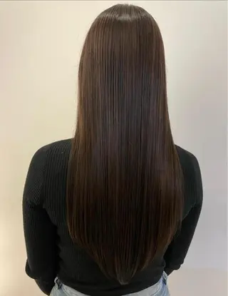 セミロング FILMS 綾菜のヘアスタイル