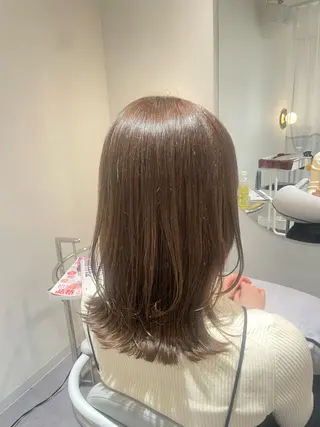 セミロング 廣岡 采音のヘアスタイル