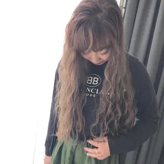 ロング カラー ORIKA 美容室のヘアスタイル