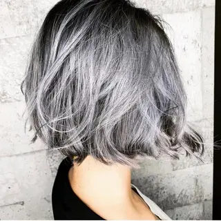 ショート カラー 井手 伸哉のヘアスタイル