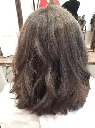 ミディアム カラー いしだ みさきのヘアスタイル