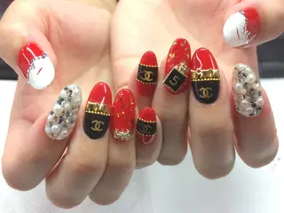 ネイル Yakko pas á pasのネイルデザイン