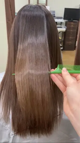 ロング ヘアー・クロマチックノート所属・杣澤 詩乃のヘアスタイル