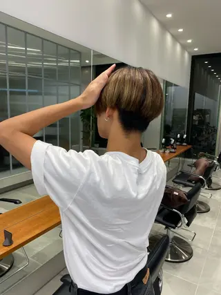 カラー ひかり／ベージュ ／似合わせカットのヘアスタイル