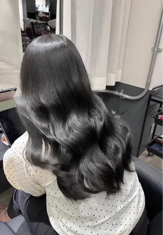 セミロング カラー EMMA🤍 CIERA.心斎橋のヘアスタイル