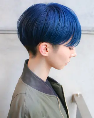 ショート カラー ツジグチ シュンのヘアスタイル