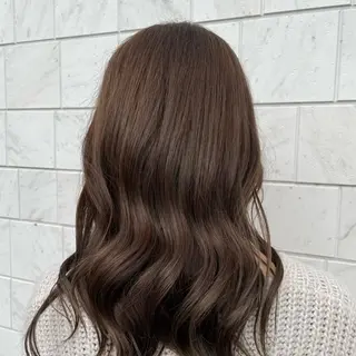 ロング カラー 吉原 愛美のヘアスタイル