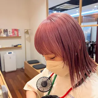 ミディアム カラー あやめ【顔まわり/レ イヤー/柔らかカラ】のヘアスタイル