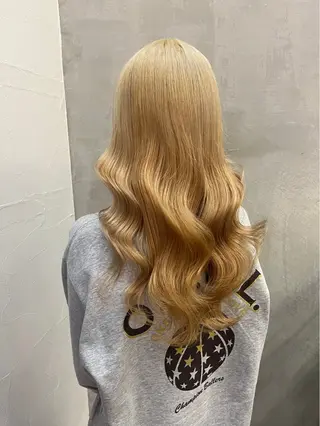 カラー Lond enikaのヘアスタイル