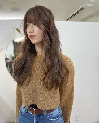 ロング カラー 小林 美咲のヘアスタイル