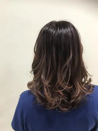 ミディアム 三田 豪のヘアスタイル