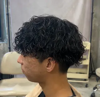 カラー パーマ メンズ RACCOON.TOKYO 渋谷店所属・メンズカット🐺 パーマ特化🔥舜のヘアスタイル