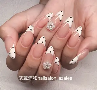 ネイル R inのネイルデザイン