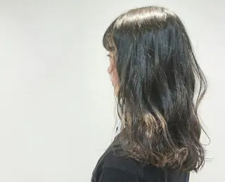 ロング 透明感ハイライト◎ 伊藤夏海のヘアスタイル