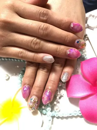 ミディアム ネイル Uchida meのネイルデザイン