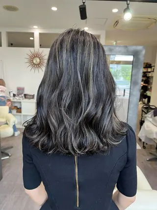 セミロング カラー Merlyosaka 早川未来のヘアスタイル