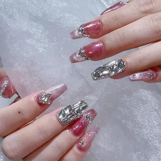 ネイル Queens PUPUのネイルデザイン