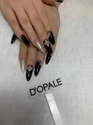 ネイル U·Mi nail salon所属・U·Mi 上野御徒町容のネイルデザイン