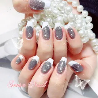 ネイル Queening 🦋のネイルデザイン