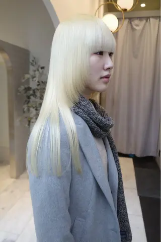 ロング カラー SALOWIN所属・ブリーチ✨ ボブ🪢レイヤーのヘアスタイル