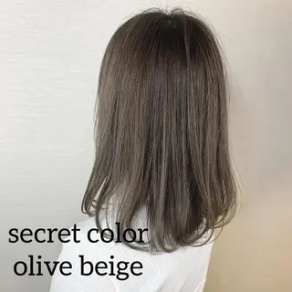 ミディアム ブリーチカラー💛 石川慧南のヘアスタイル