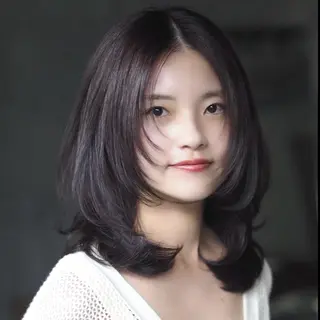 ミディアム ウルフとデザイン カラーの神のヘアスタイル