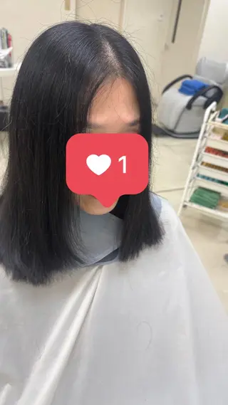 セミロング タカハシ リナのヘアスタイル