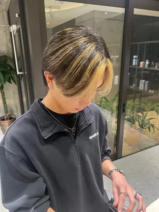 ショート カラー メンズ ARIA💎縮毛矯正 ブリーチ💎複雑履歴のヘアスタイル