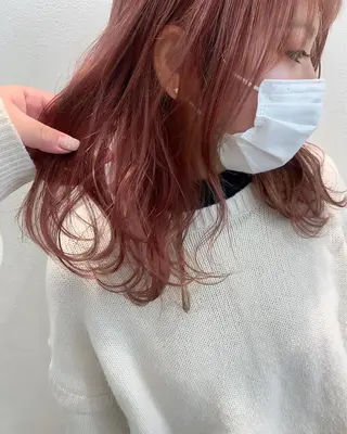 セミロング カラー 透明感♡︎♡︎ 佐々木早苗のヘアスタイル