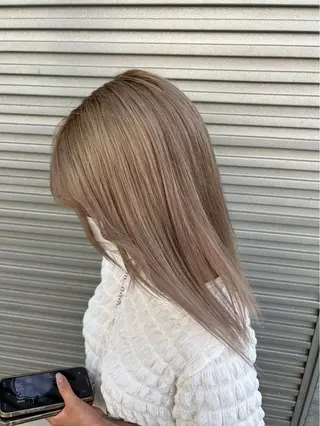 カラー ☘️折戸結菜☘️ ハイトーンカラーのヘアスタイル