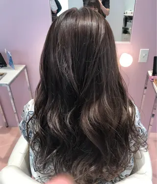 セミロング 所渉/韓国レイヤー /ウルフカットのヘアスタイル