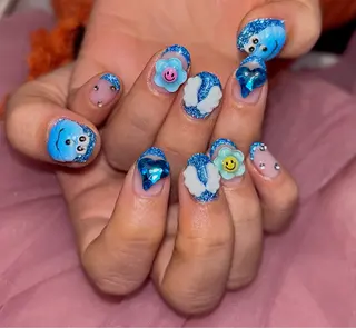 ネイル 𝐁𝐞𝐥𝐥 𝐦𝐞のネイルデザイン