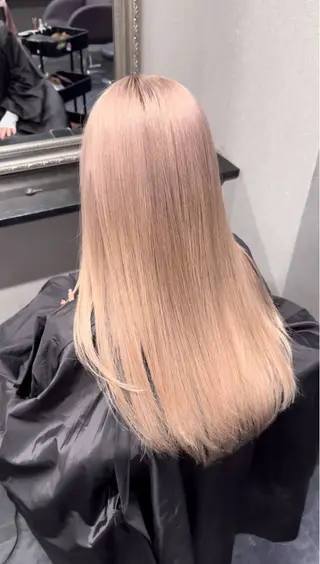 ロング カラー ヘアアレンジ ホワイトカラー/ ピンクベージュにったのヘアスタイル