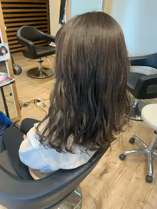 ミディアム カラー 大久保 隆蔵のヘアスタイル