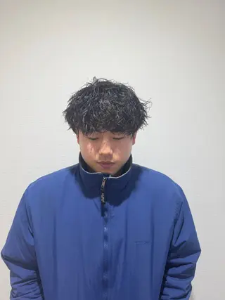 ショート パーマ メンズ メンズ特化/ センターパート/八谷のヘアスタイル