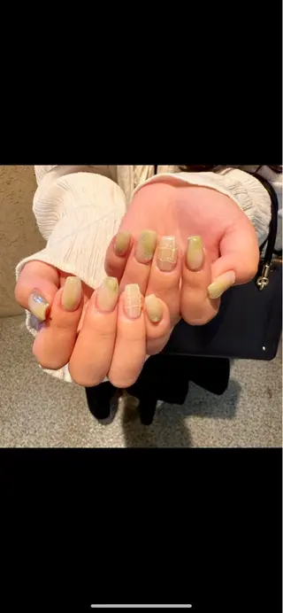 ミディアム Be All Etre(ビオール・エトレ)所属・藤井 芽依のネイルデザイン