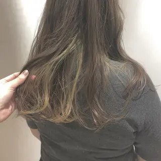 ロング カラー 江原 彩華のヘアスタイル