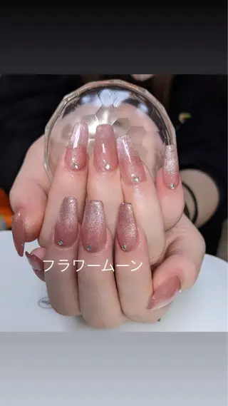 ネイル フラワー ムーンのネイルデザイン