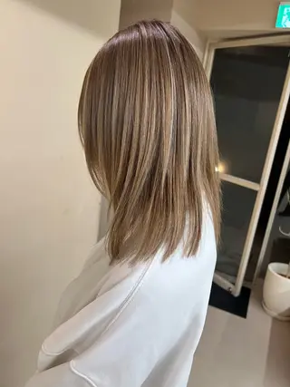 カラー kento レイヤーカットのヘアスタイル